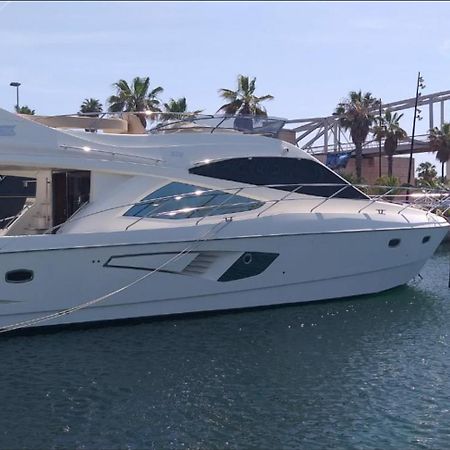 圣阿德里安-德贝索斯 Yacht In Barcelona酒店 外观 照片