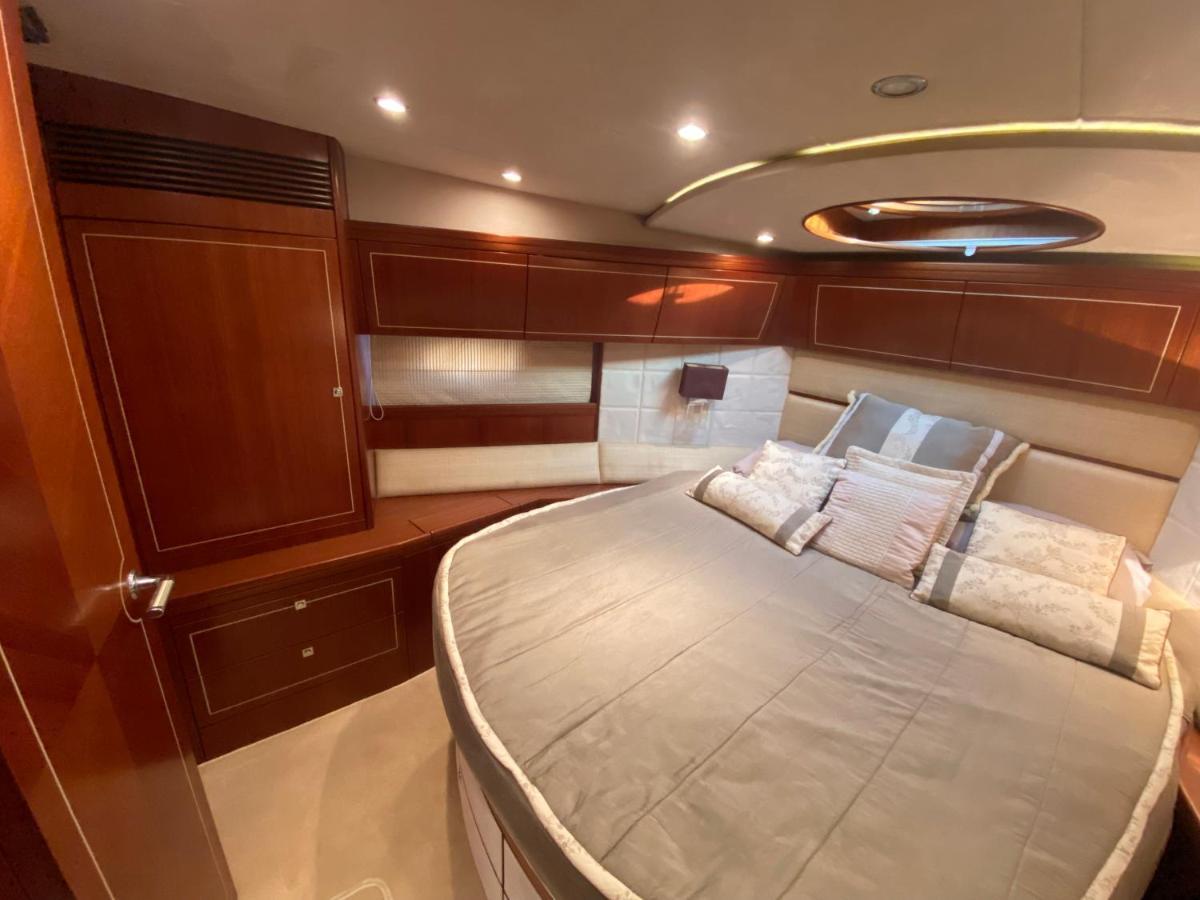 圣阿德里安-德贝索斯 Yacht In Barcelona酒店 外观 照片