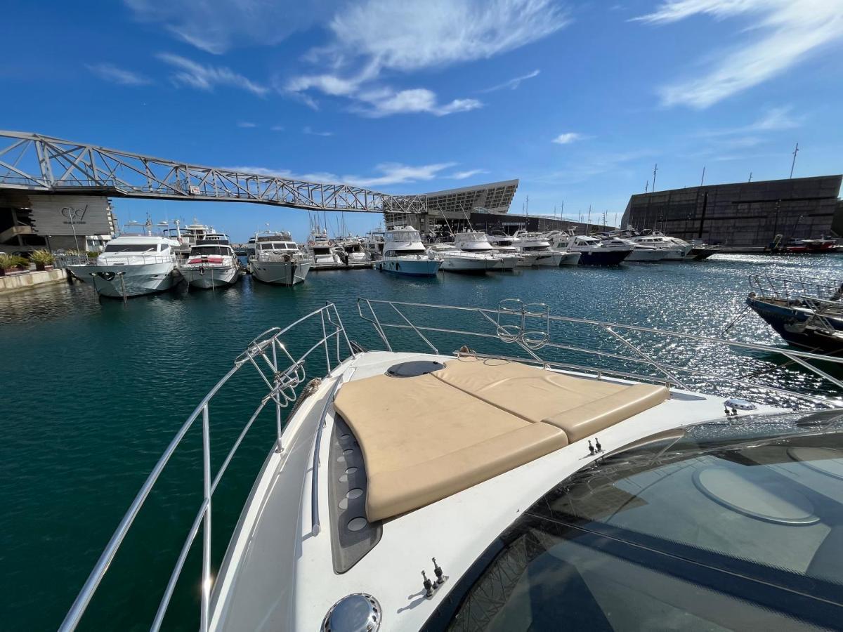 圣阿德里安-德贝索斯 Yacht In Barcelona酒店 外观 照片